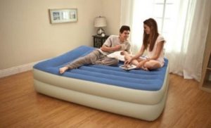 La praticité d'un matelas pneumatique