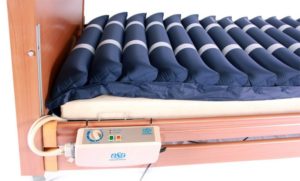 Anti-decubitus mattress na may compressor