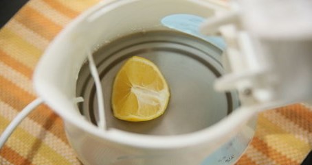 Lemon in a teapot