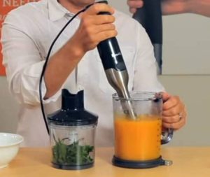 Potopni blender i sok