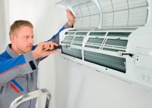 Installation einer Klimaanlage