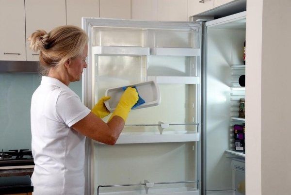 Washing the refrigerator