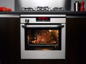 Avviare il forno per la prima volta in un fornello elettrico