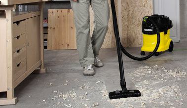 Construction vacuum cleaner