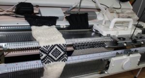 Knitting machine