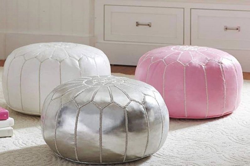 Étui en cuir pour pouf fabriqué à partir de bouteilles.