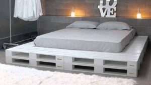 Cama estilo loft DIY.