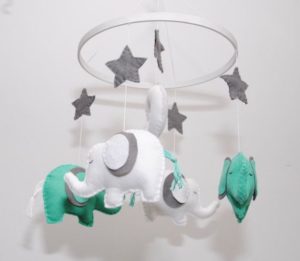 DIY mobile for newborns