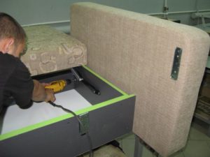 Features of disassembling a Eurobook sofa