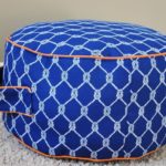 DIY ottoman laget av plastflasker