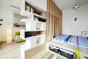 Formas de separar una cama en un apartamento de una habitación.