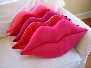 Bantal hiasan untuk sofa