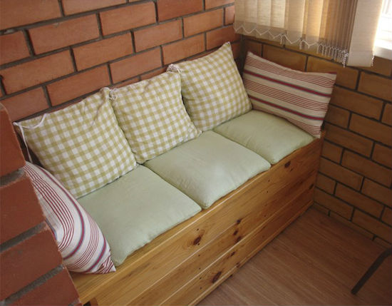 ghế sofa trên ban công