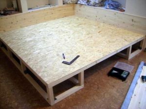 Podio de cama de bricolaje