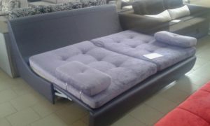 Layout ng sofa ng Cougar