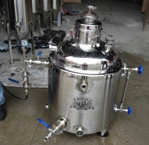 steam-water boiler para sa paggawa ng moonshine