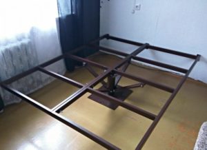 Zelfgemaakt zwevend bed