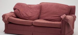 ghế sofa có lò xo bị hư