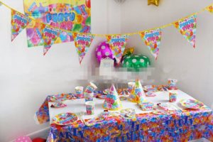 puesta de mesa para una fiesta infantil