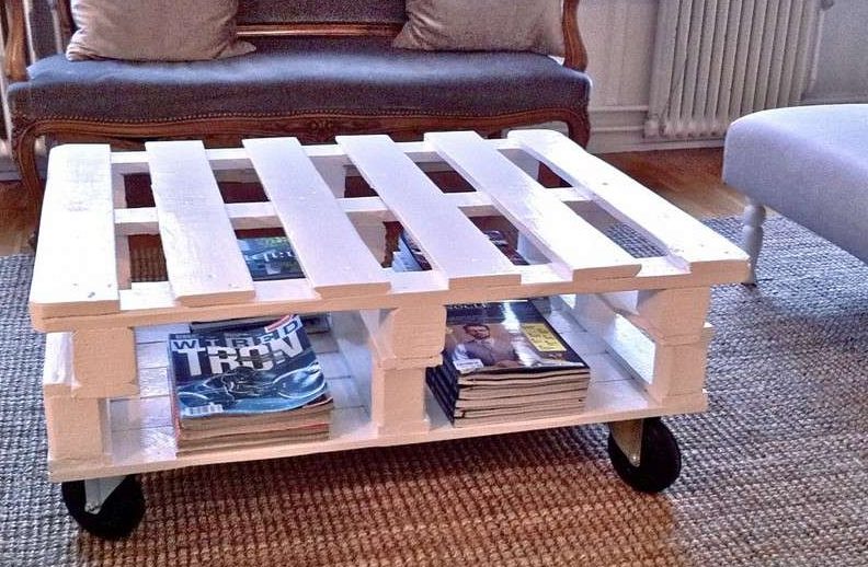 Tavolo realizzato con pallet.