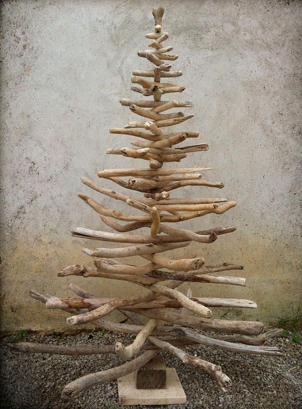 Albero di Natale fatto di bastoncini