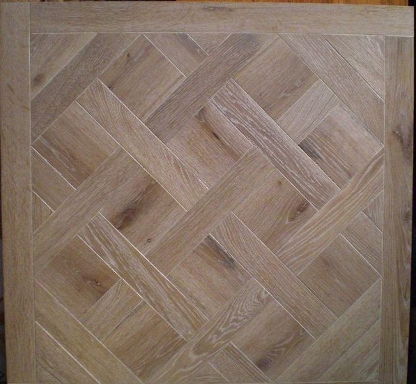 Parquet à panneaux.