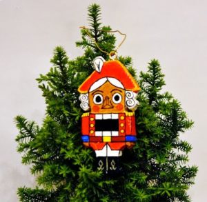 Juguete DIY Cascanueces para el árbol de Navidad.