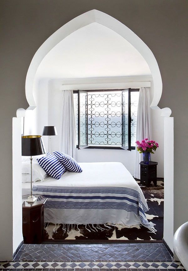 Moroccan bedroom windows