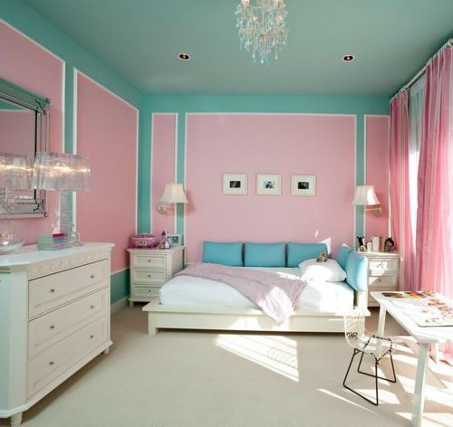 A combination of pink and sea green in the interior.