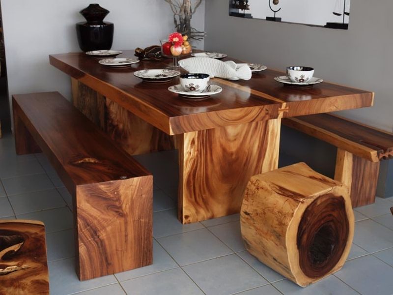 Massief houten tafel