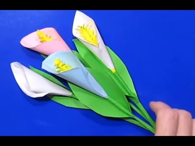 Paper flowers for the Christmas tree