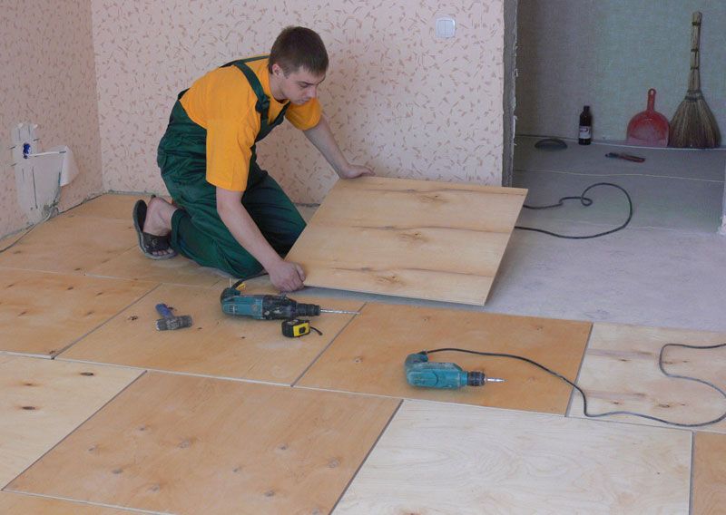 Laying parquet on plywood