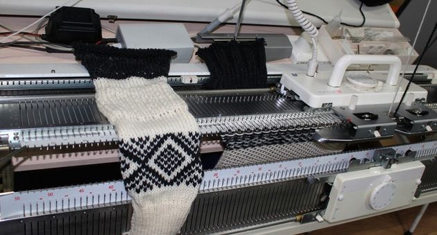 knitting machine