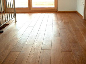 Instalação de deck de piso laminado