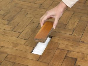 Restauration de parquet.