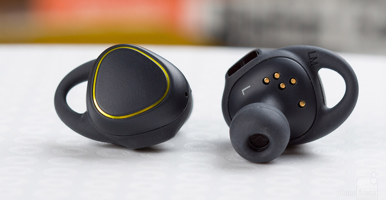 Controlli Samsung-Gear-IconX-Review-12