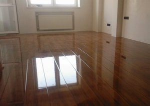 Tấm laminate được phủ sáp trông như được bôi sáp