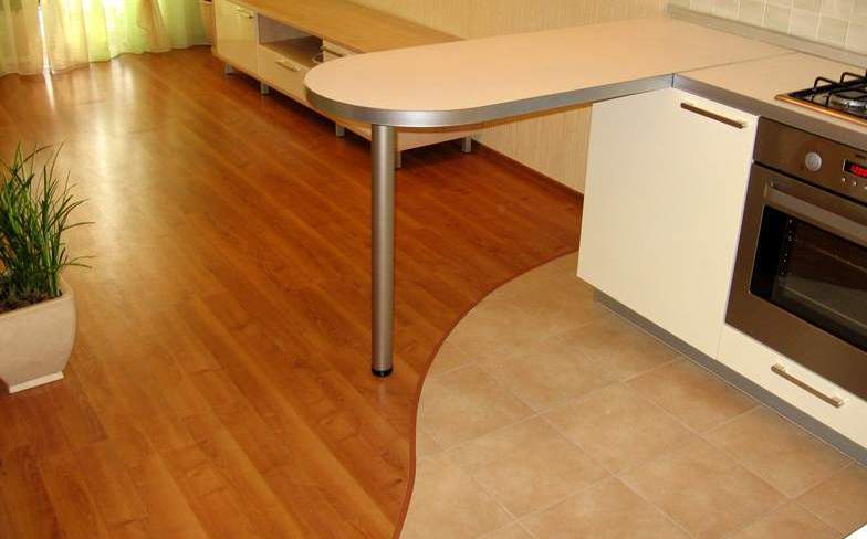 Tấm laminate và gạch lát