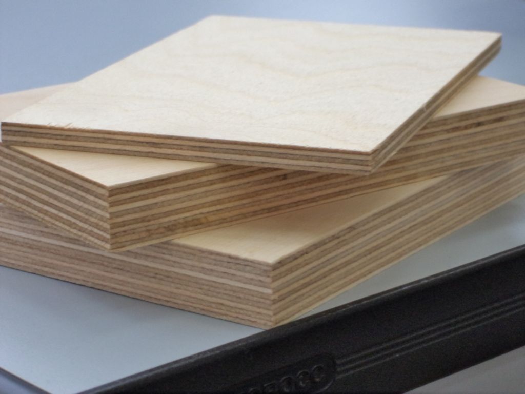 Plywood for laminate