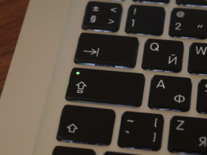 Le clavier est connecté, mais ne fonctionne pas, les lumières sont allumées