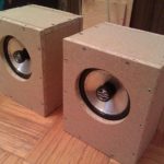 Mga homemade speaker.