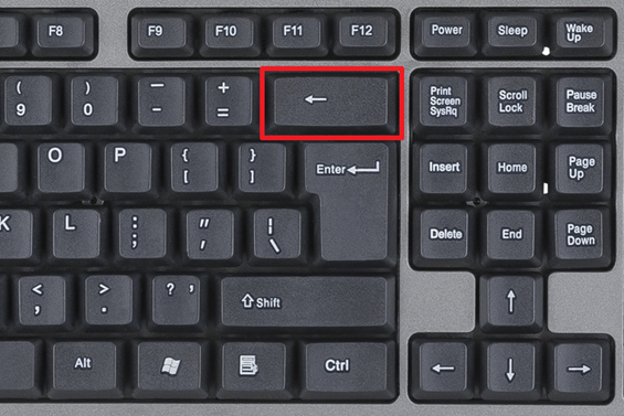 Lokacija Backspace na računalniški tipkovnici.