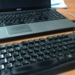 Como conectar um teclado a um laptop