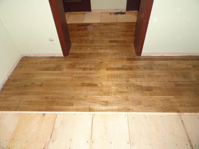 Parquet su compensato.