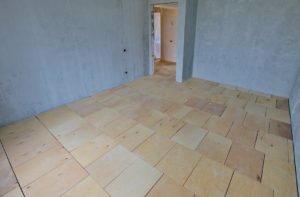 Contreplaqué pour planches de parquet.