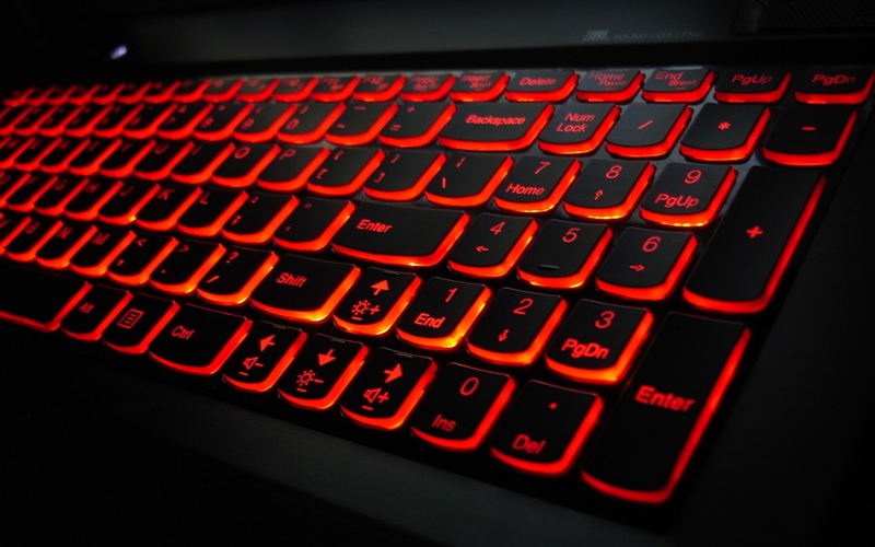 Teclado iluminado.