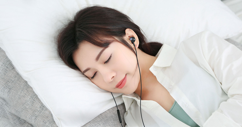 Dormir con auriculares