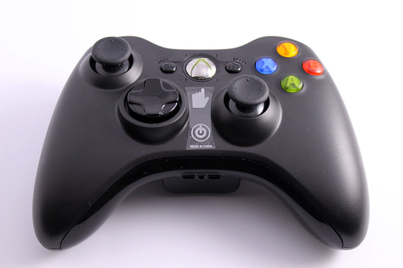 Como desmontar um joystick sem fio do Xbox 360