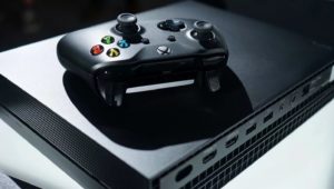 Hur man ansluter hörlurar till xbox one