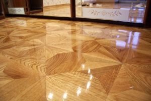 tablero de parquet con revestimiento de barniz